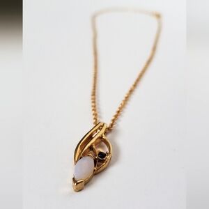 Vintage Opal Gold Teardrop Pendant Necklace